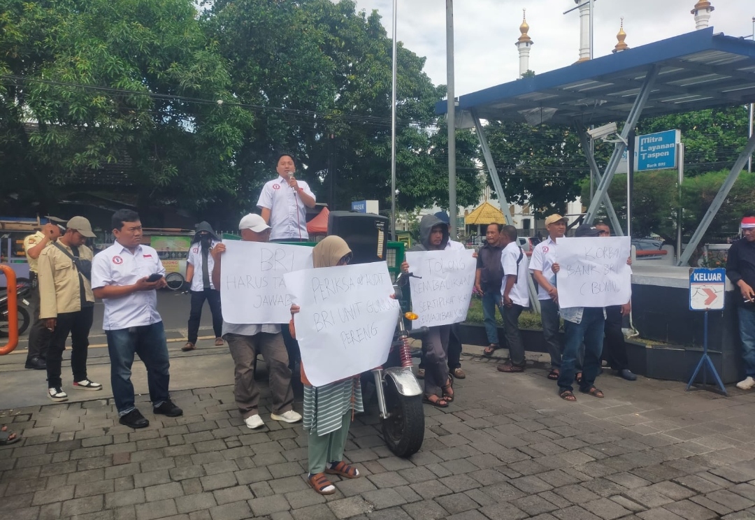 BRI Tasikmalaya Didemo Soal Klaim Asuransi Nasabah