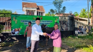 Polres Tasikmalaya Bagikan Puluhan Hewan Kurban ke Masyarakat
