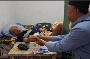 Yayasan PNS Salurkan Bantuan untuk Penderita Stroke di Kawalu