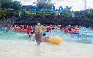 Tee Jay Waterpark Jadi Favorit Wisatawan