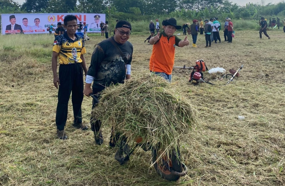 Euforia Persib Juara, KONI Bersama Warga Tasik Pilih Gotong Royong Bersihkan Stadion