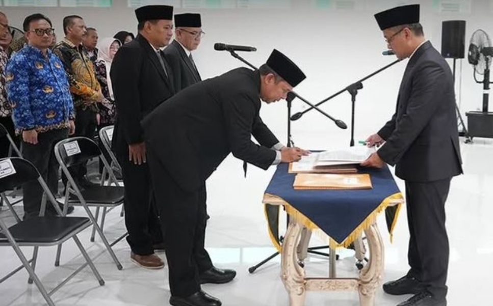 Bupati Lantik Dewan Pengawas Baru RSUD KHZ Musthafa
