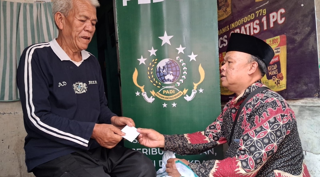 Tinggal di Kontrakan Sederhana, Pak Enceng Dapat Bantuan dari Program Save Jompo