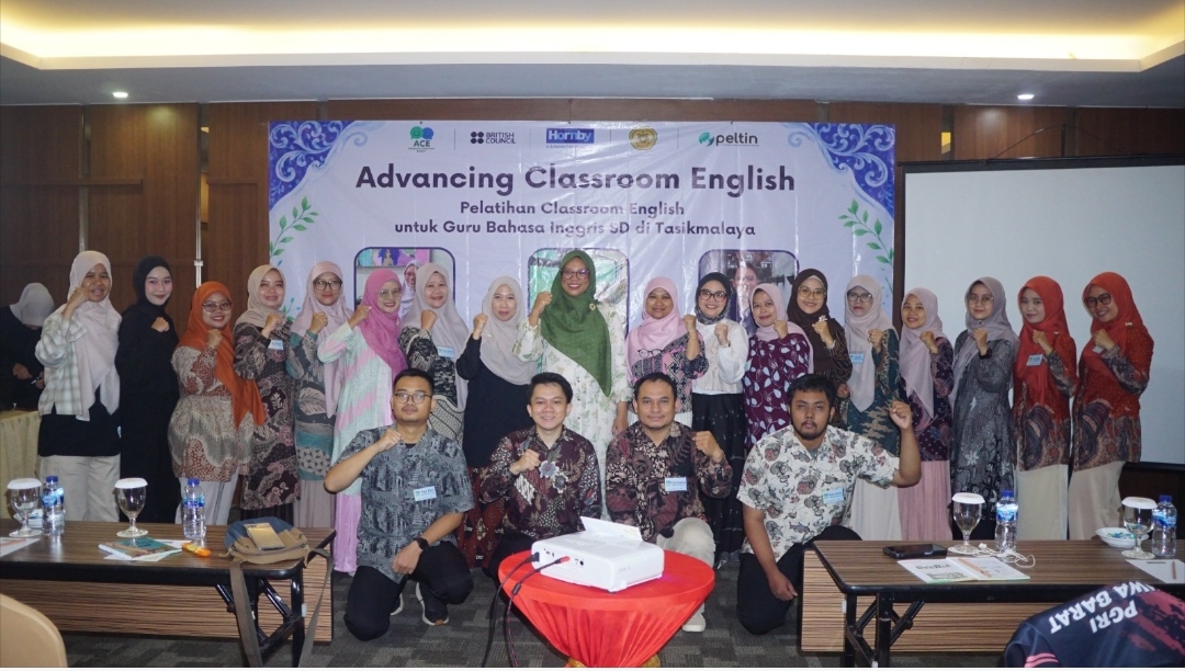 Advancing Classroom English (ACE) : Meningkatkan Kepercayaan Diri Guru SD dalam Menggunakan Classroom English di Kelas