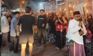 Sambut 1 Muharram 1448 H, Warga RW 03 Setiarasa Gelar Pawai Obor dan Pembagian Sembako
