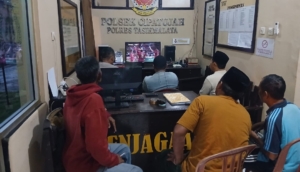 Nobar Piala Dunia Cara Polsek Cipatujah Hadirkan Kedekatan Dengan Warga