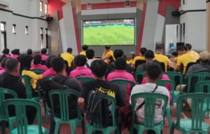 Polres Tasikmalaya Bangun Sinergi dengan Masyarakat Melalui Nobar Piala Dunia 2026