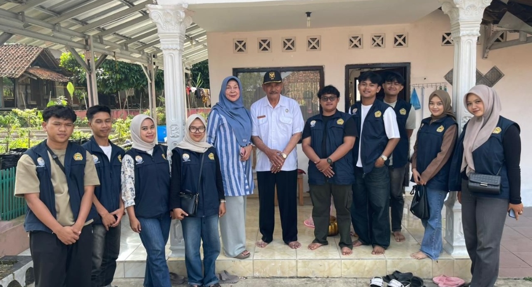 Tak Ingin Sekadar Formalitas, KKN STIA YPPT Priatim Petakan Kebutuhan Warga Cigadog