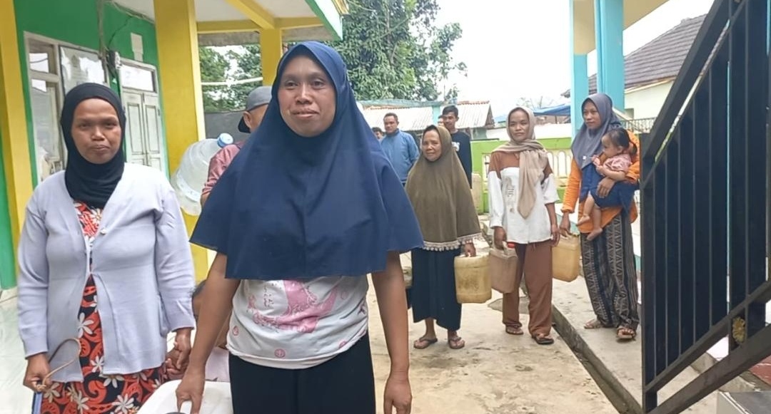 Kekeringan di Bojonggambir, Ratusan Warga Andalkan Air dari Masjid