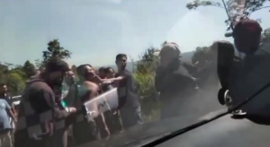 Heboh Video Keributan di Bojonggambir, Pengemudi Pikap Diduga Teler Obat Batuk