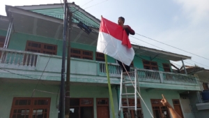 Viral Dulu, Cek Fakta Belakangan : Bendera Setengah Tiang di Tasikmalaya Ternyata Pemasangan Belum Rampung