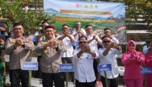 Polres Tasikmalaya dan Petani Cigalontang Tanam Bawang Putih untuk Swasembada Nasional