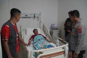 Wujud Empati, Kapolres Tasikmalaya dan PJU Jenguk Anggota Pokja Wartawan