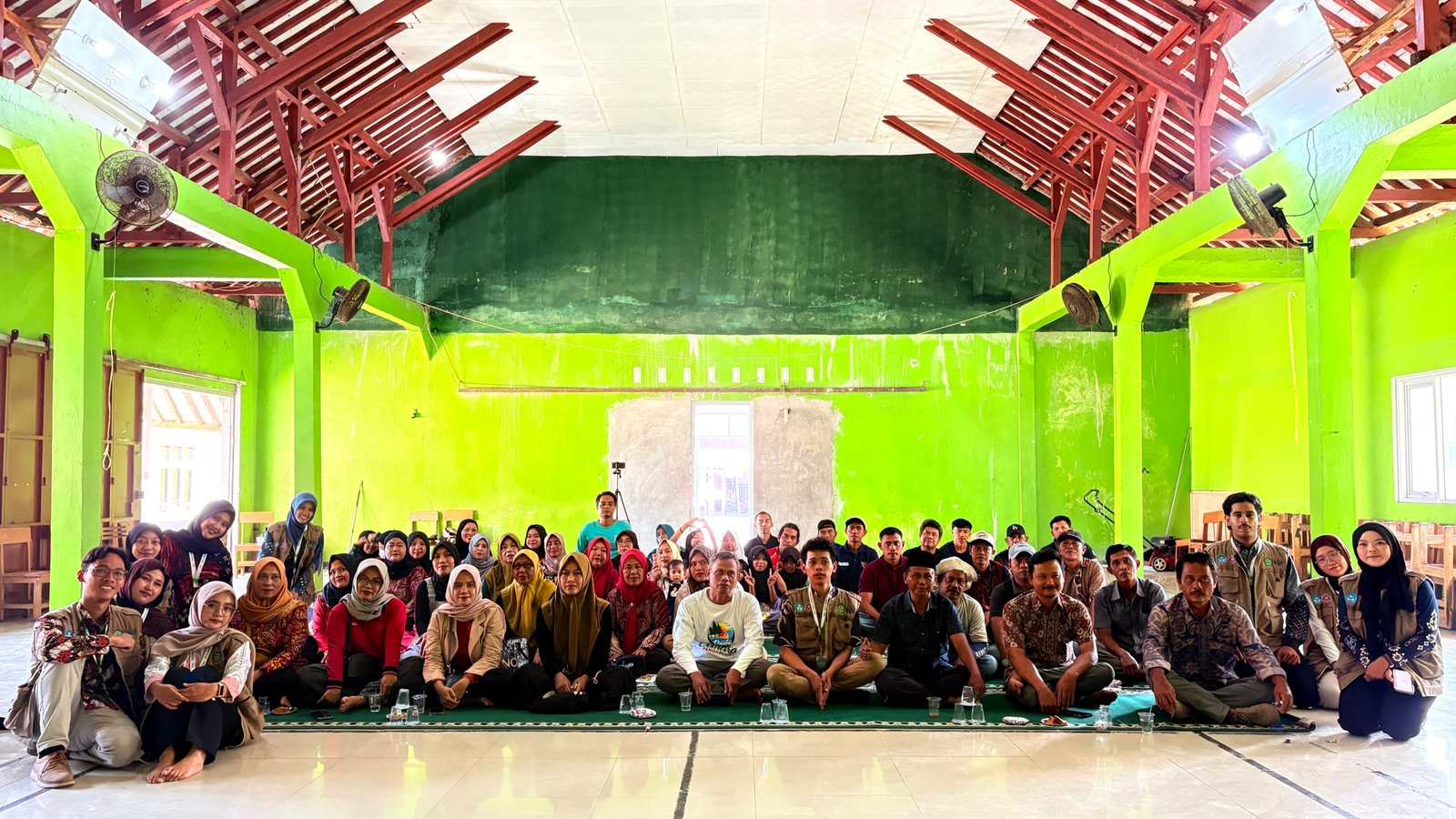 Lebih dari Sekadar Pengabdian : Kisah Mahasiswa KKN Internasional BKS PTN Barat Kelompok 13 di Desa Mandalajaya