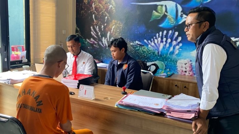 Korban Love Scamming Lewat Gim Online Bertambah, Perempuan Cianjur Rugi Puluhan Juta