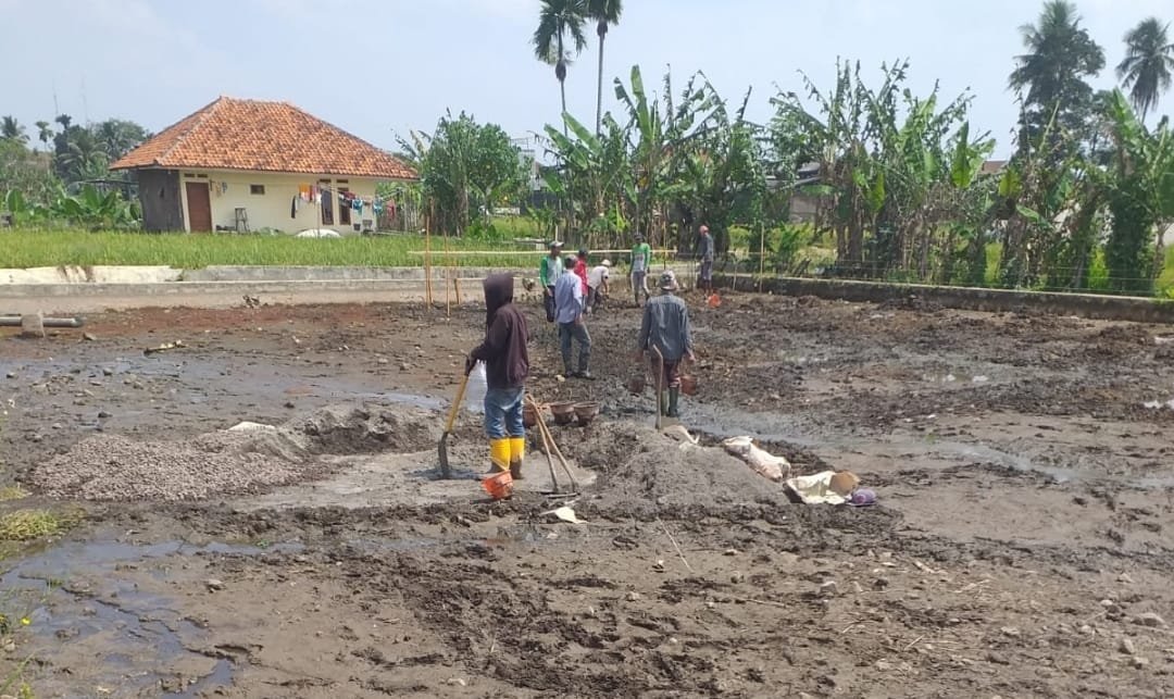 Proyek Kandang Ayam di Purbaratu Disorot, Benarkah Dana Pokir Mengalir ke Keluarga ?