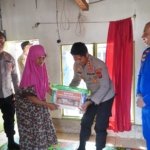 Polres Tasikmalaya Salurkan Bantuan untuk Keluarga Nelayan Korban Kecelakaan Laut Cipatujah
